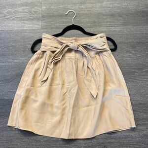 NWT Doe & Rae skirt, size medium, color khaki